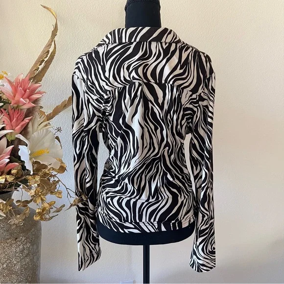 Vikki Vi Zebra Animal Print Collared Button Up Blouse Black & Cream Medium - Picture 3 of 10